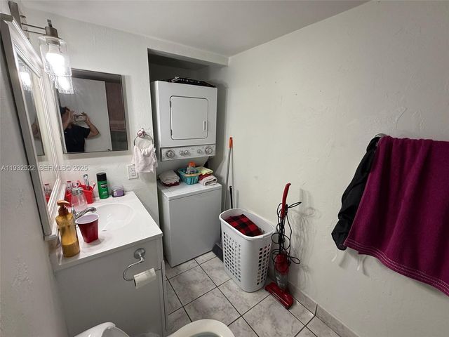 11800 SW 18th St 126-4, Miami, FL 33175