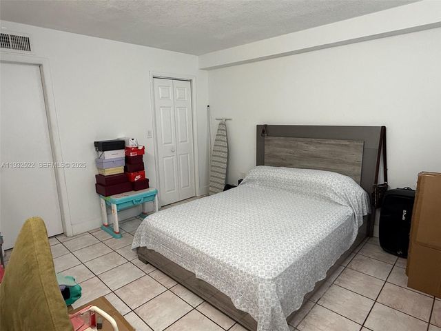 11800 SW 18th St 126-4, Miami, FL 33175