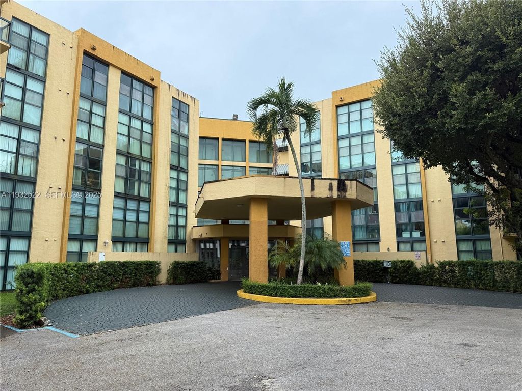 11800 SW 18th St 126-4, Miami, FL 33175