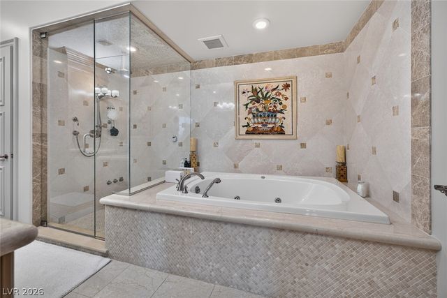9101 Alta Drive 16, Las Vegas, NV 89145