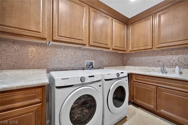 9101 Alta Drive 16, Las Vegas, NV 89145