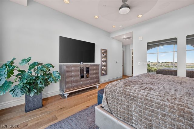 9101 Alta Drive 16, Las Vegas, NV 89145
