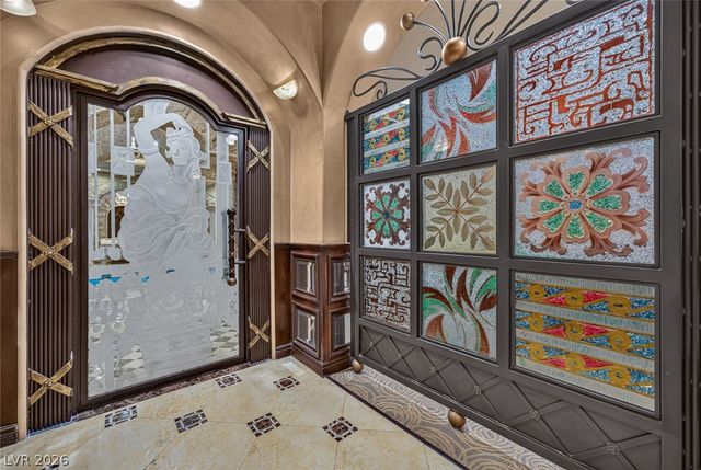 9101 Alta Drive 16, Las Vegas, NV 89145