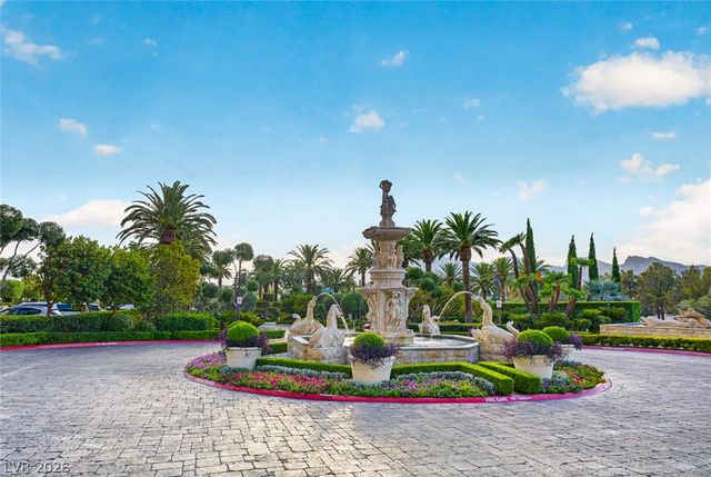 9101 Alta Drive 16, Las Vegas, NV 89145