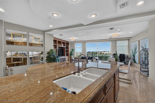 9101 Alta Drive 16, Las Vegas, NV 89145
