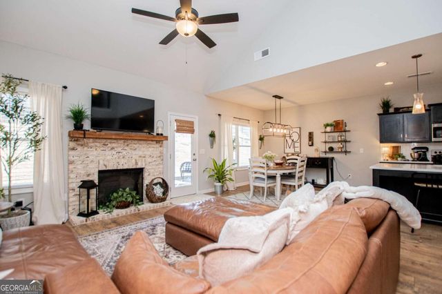 104 Kingston Circle, Carrollton, GA 30117