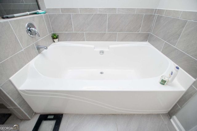 104 Kingston Circle, Carrollton, GA 30117