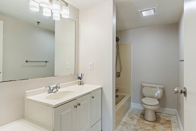 200 Cove Way 217, Quincy, MA 02169