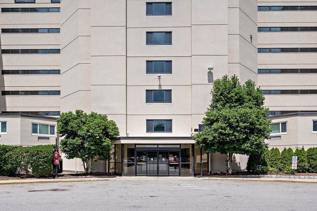 200 Cove Way 217, Quincy, MA 02169