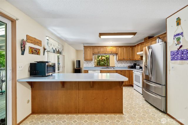 5496 NE Laura Loop, Poulsbo, WA 98370