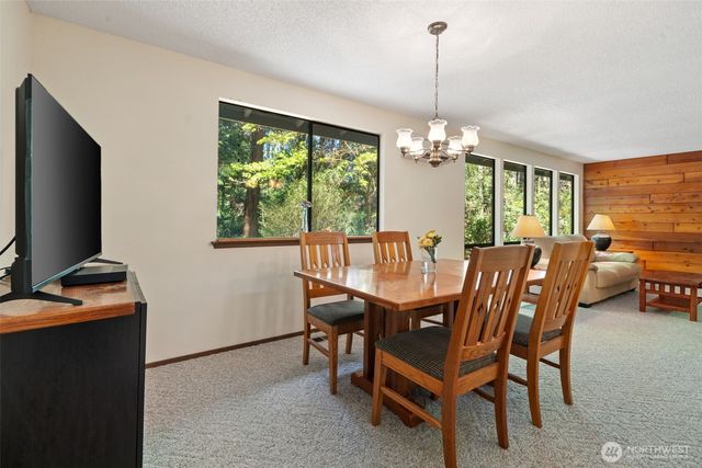 5496 NE Laura Loop, Poulsbo, WA 98370