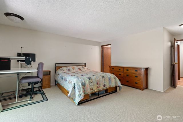 5496 NE Laura Loop, Poulsbo, WA 98370