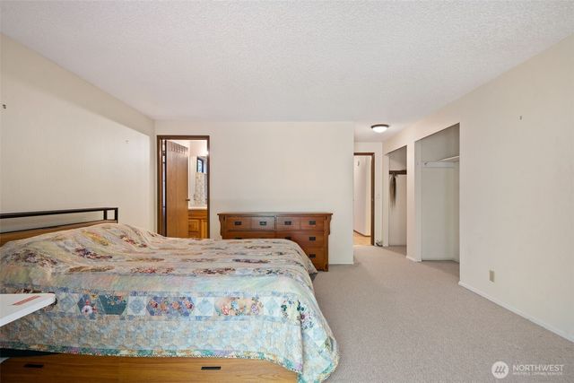 5496 NE Laura Loop, Poulsbo, WA 98370