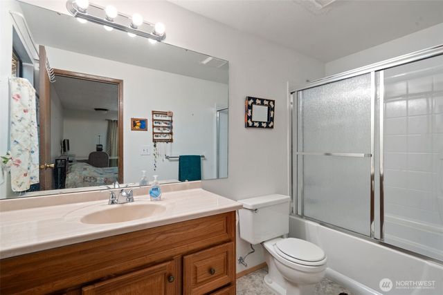 5496 NE Laura Loop, Poulsbo, WA 98370