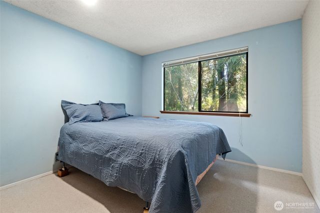 5496 NE Laura Loop, Poulsbo, WA 98370