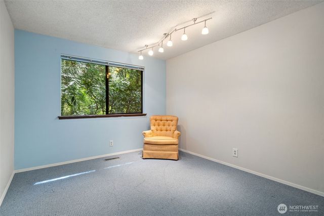 5496 NE Laura Loop, Poulsbo, WA 98370