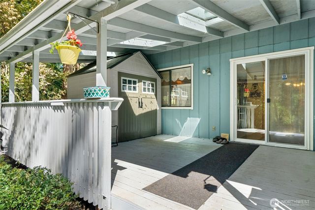 5496 NE Laura Loop, Poulsbo, WA 98370