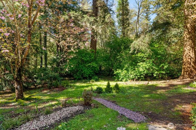 5496 NE Laura Loop, Poulsbo, WA 98370