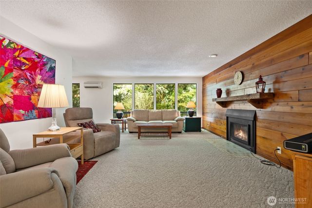 5496 NE Laura Loop, Poulsbo, WA 98370