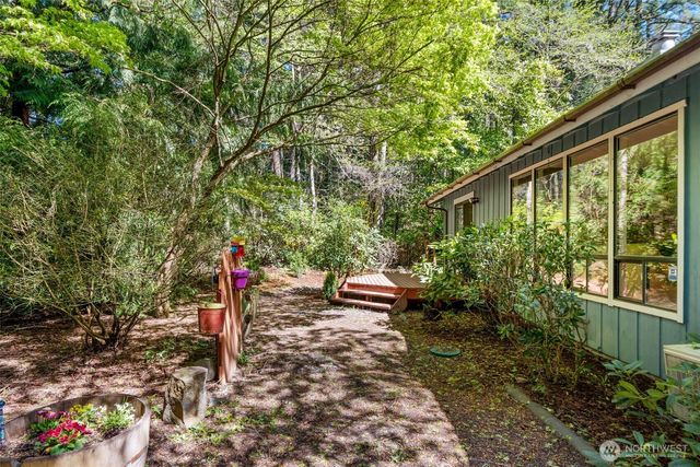 5496 NE Laura Loop, Poulsbo, WA 98370