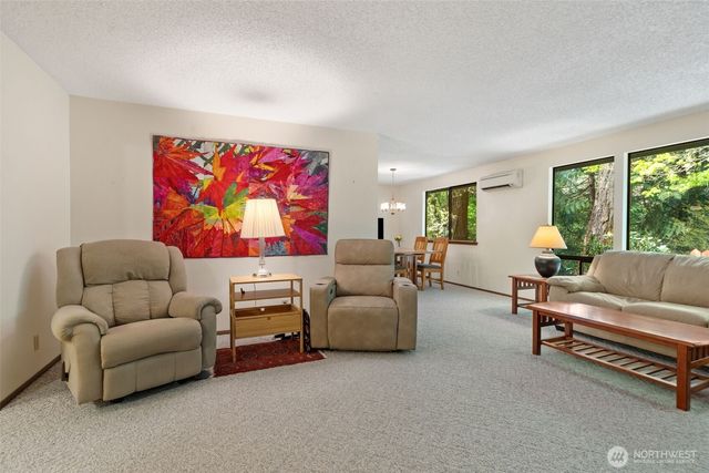 5496 NE Laura Loop, Poulsbo, WA 98370