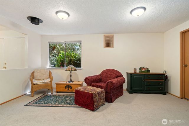 5496 NE Laura Loop, Poulsbo, WA 98370