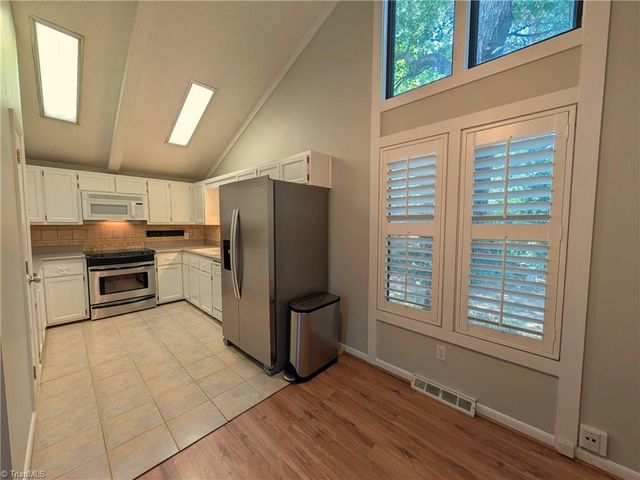 1686 Stonewood Drive, Winston-salem, NC 27103