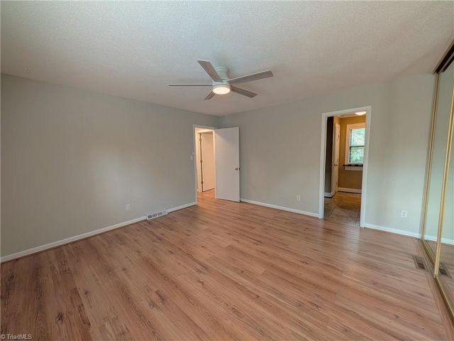 1686 Stonewood Drive, Winston-salem, NC 27103