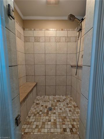 1686 Stonewood Drive, Winston-salem, NC 27103