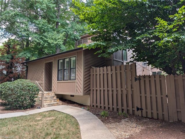 1686 Stonewood Drive, Winston-salem, NC 27103