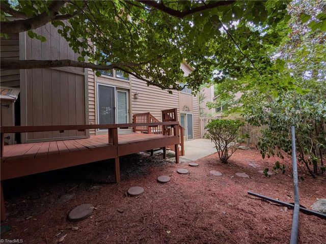 1686 Stonewood Drive, Winston-salem, NC 27103