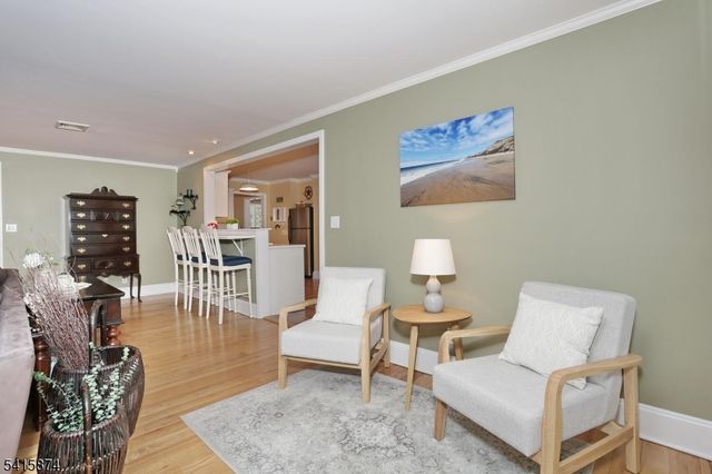 215 Hill St, Midland Park Boro, NJ 07432