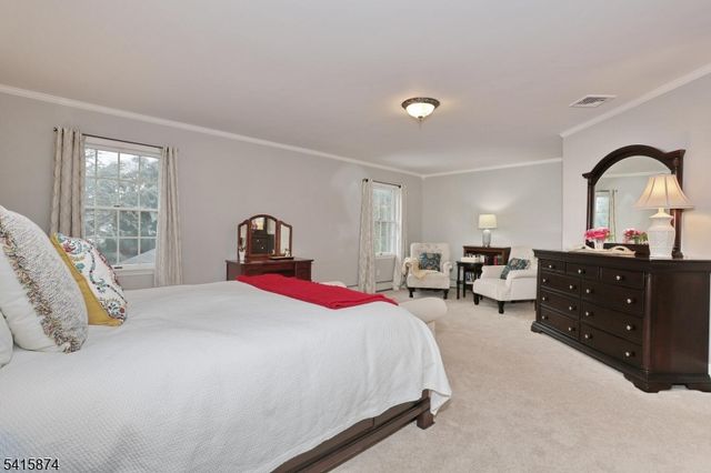 215 Hill St, Midland Park Boro, NJ 07432