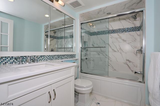 215 Hill St, Midland Park Boro, NJ 07432