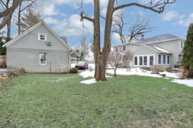 215 Hill St, Midland Park Boro, NJ 07432