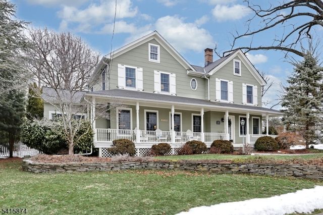 215 Hill St, Midland Park Boro, NJ 07432