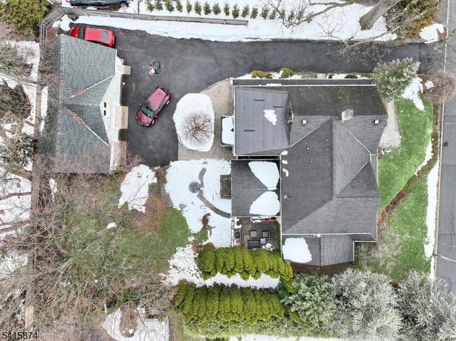 215 Hill St, Midland Park Boro, NJ 07432