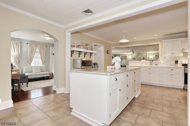 215 Hill St, Midland Park Boro, NJ 07432