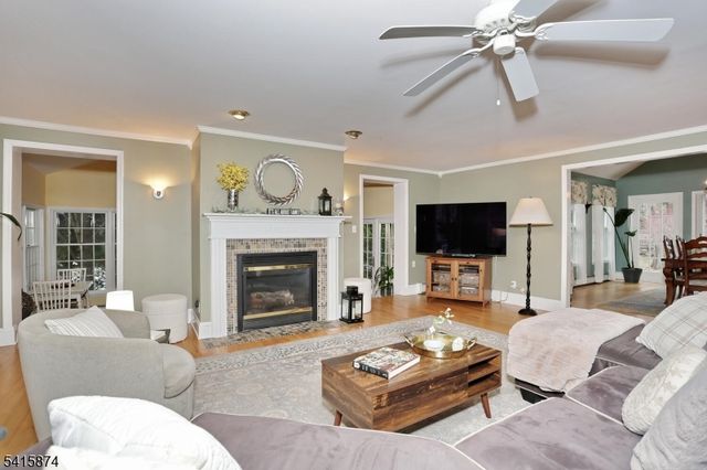 215 Hill St, Midland Park Boro, NJ 07432