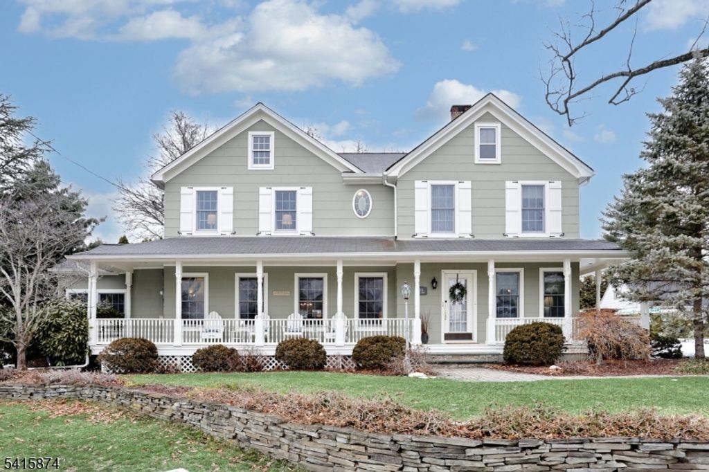 215 Hill St, Midland Park Boro, NJ 07432