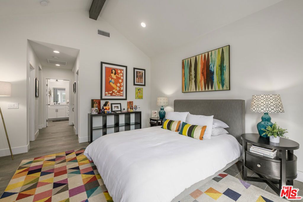 Image 14 of property listing at 4715 Bellflower Avenue, North Hollywood, CA 91602