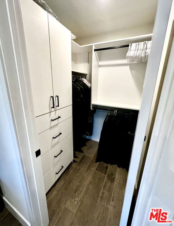 Image 20 of property listing at 4715 Bellflower Avenue, North Hollywood, CA 91602