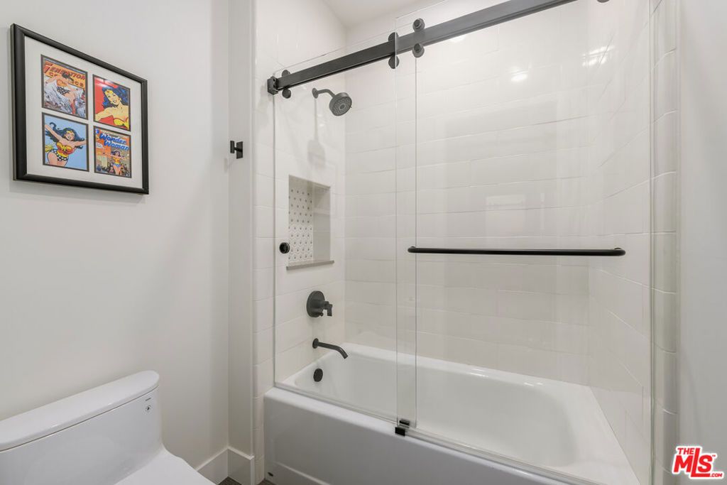 Image 21 of property listing at 4715 Bellflower Avenue, North Hollywood, CA 91602