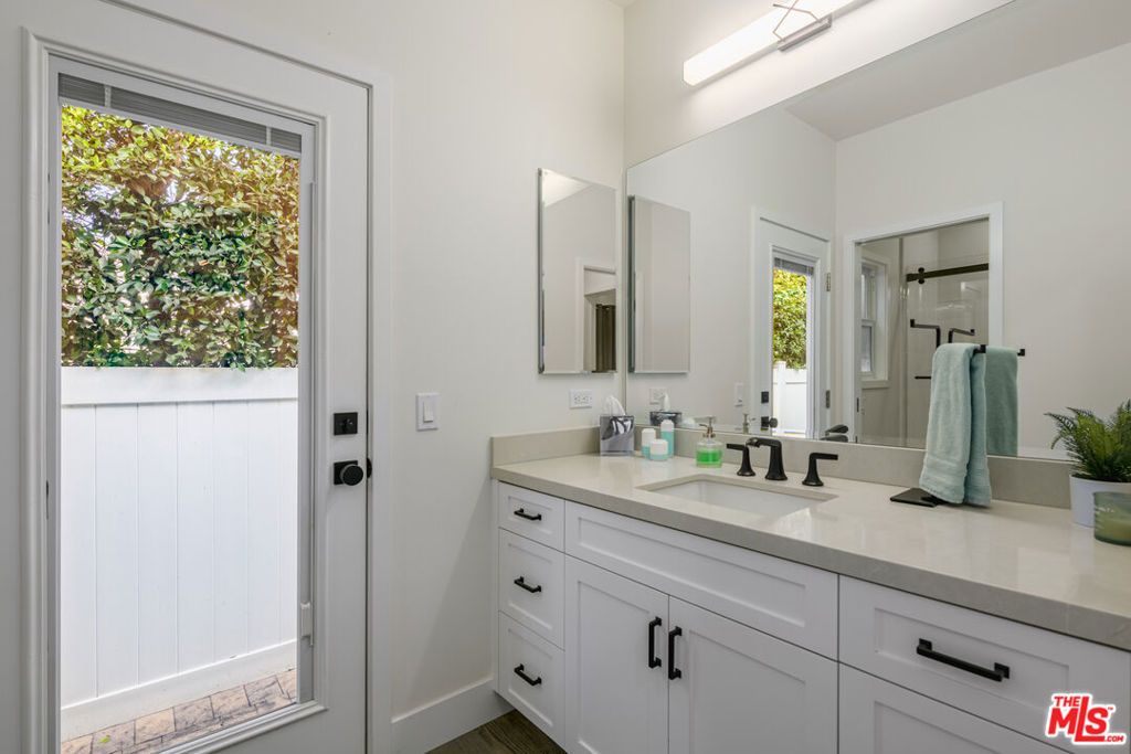 Image 22 of property listing at 4715 Bellflower Avenue, North Hollywood, CA 91602