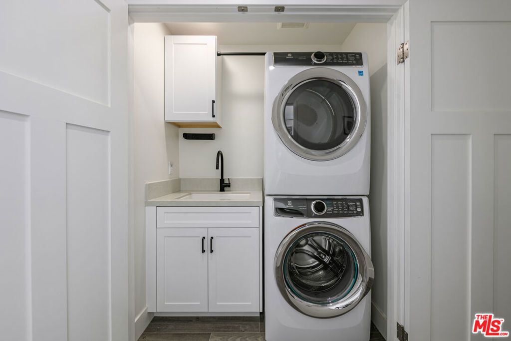 Image 23 of property listing at 4715 Bellflower Avenue, North Hollywood, CA 91602