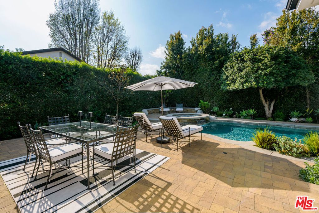 Image 29 of property listing at 4715 Bellflower Avenue, North Hollywood, CA 91602