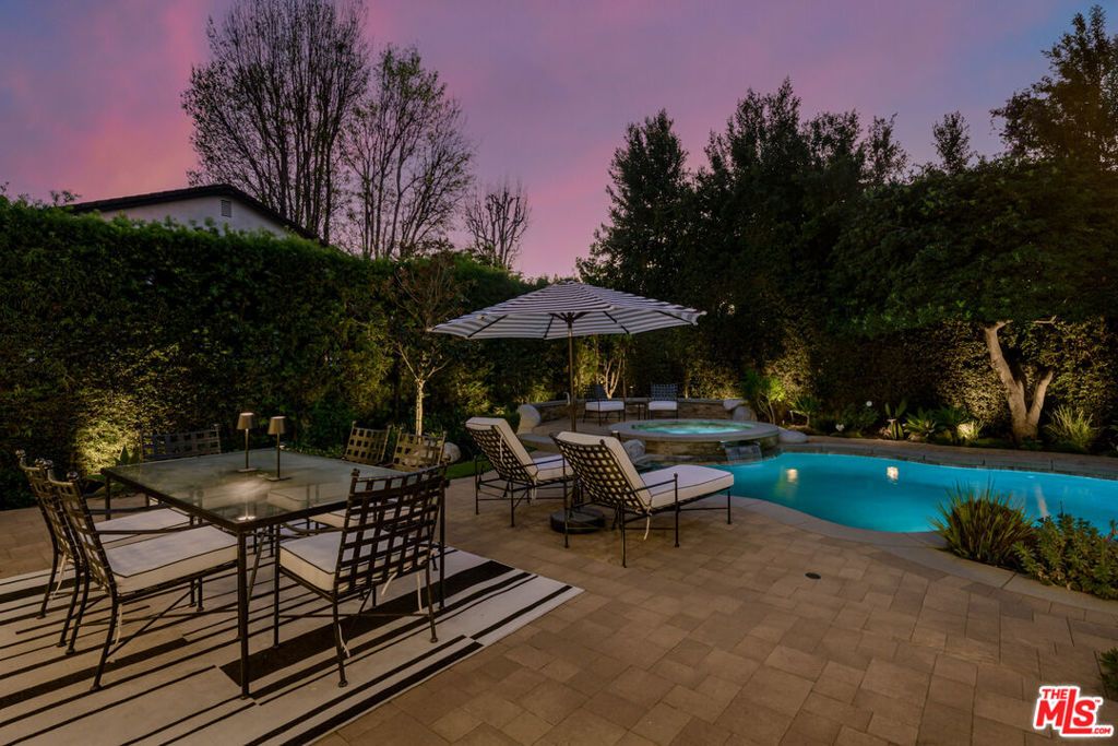 Image 33 of property listing at 4715 Bellflower Avenue, North Hollywood, CA 91602