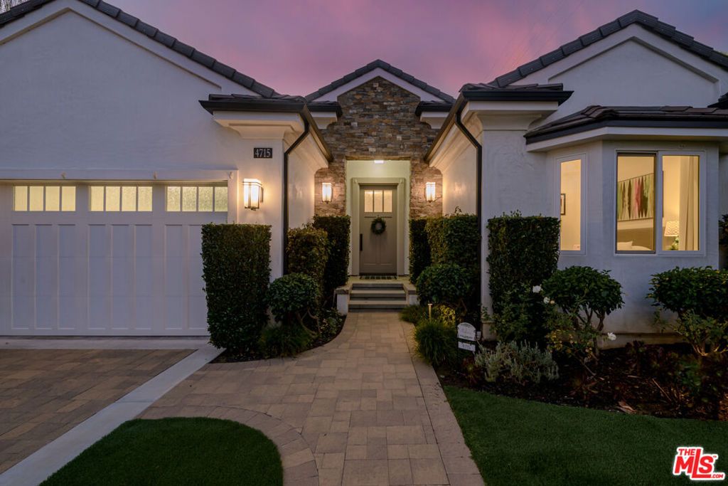 Image 35 of property listing at 4715 Bellflower Avenue, North Hollywood, CA 91602