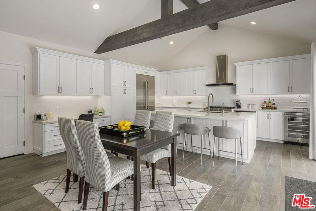 Image 7 of property listing at 4715 Bellflower Avenue, North Hollywood, CA 91602