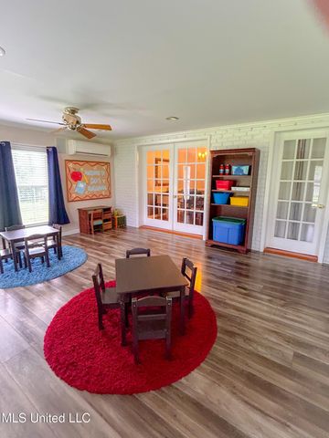 209 Margaret Avenue, Natchez, MS 39120